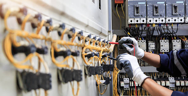 Professional Electrician technician working in Countryside, VA